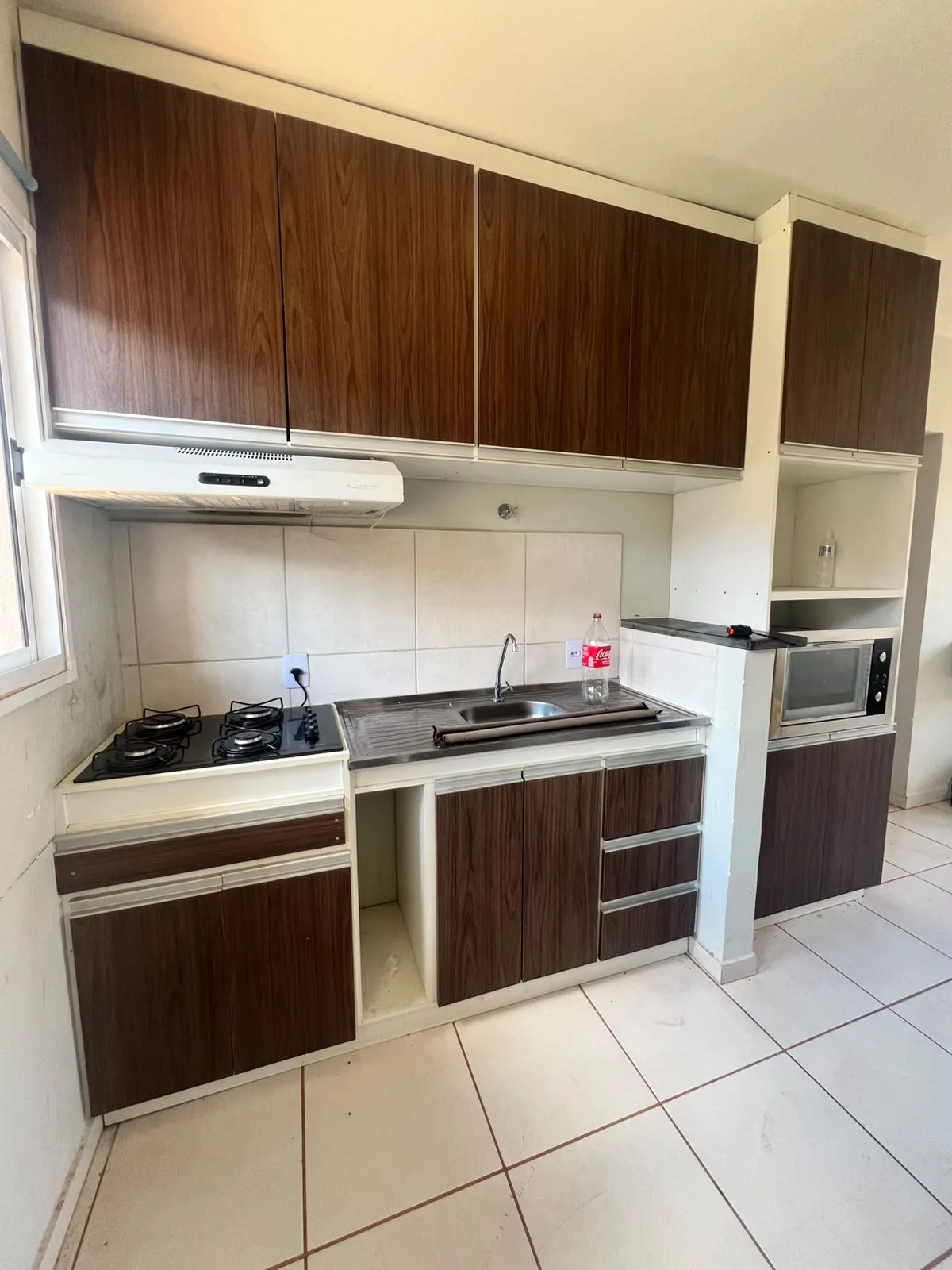 CASA SEMI-MOBILIADA