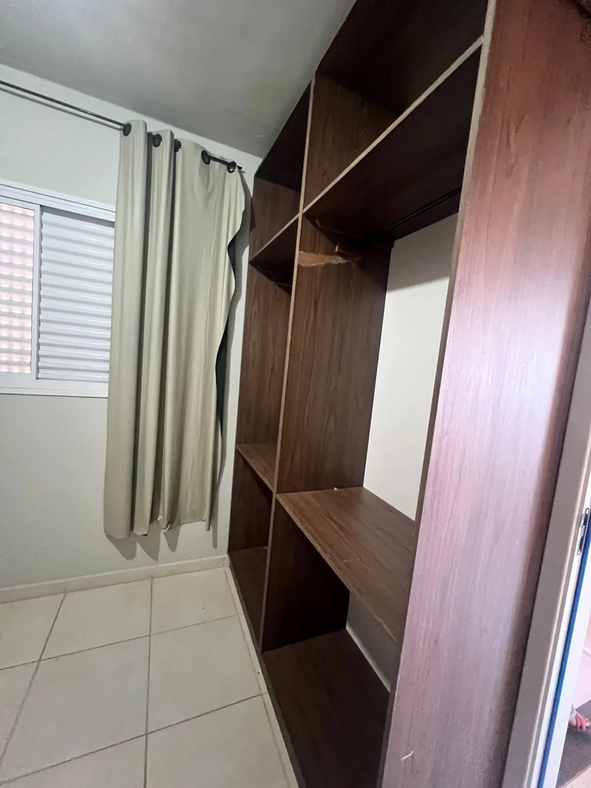 CASA SEMI-MOBILIADA