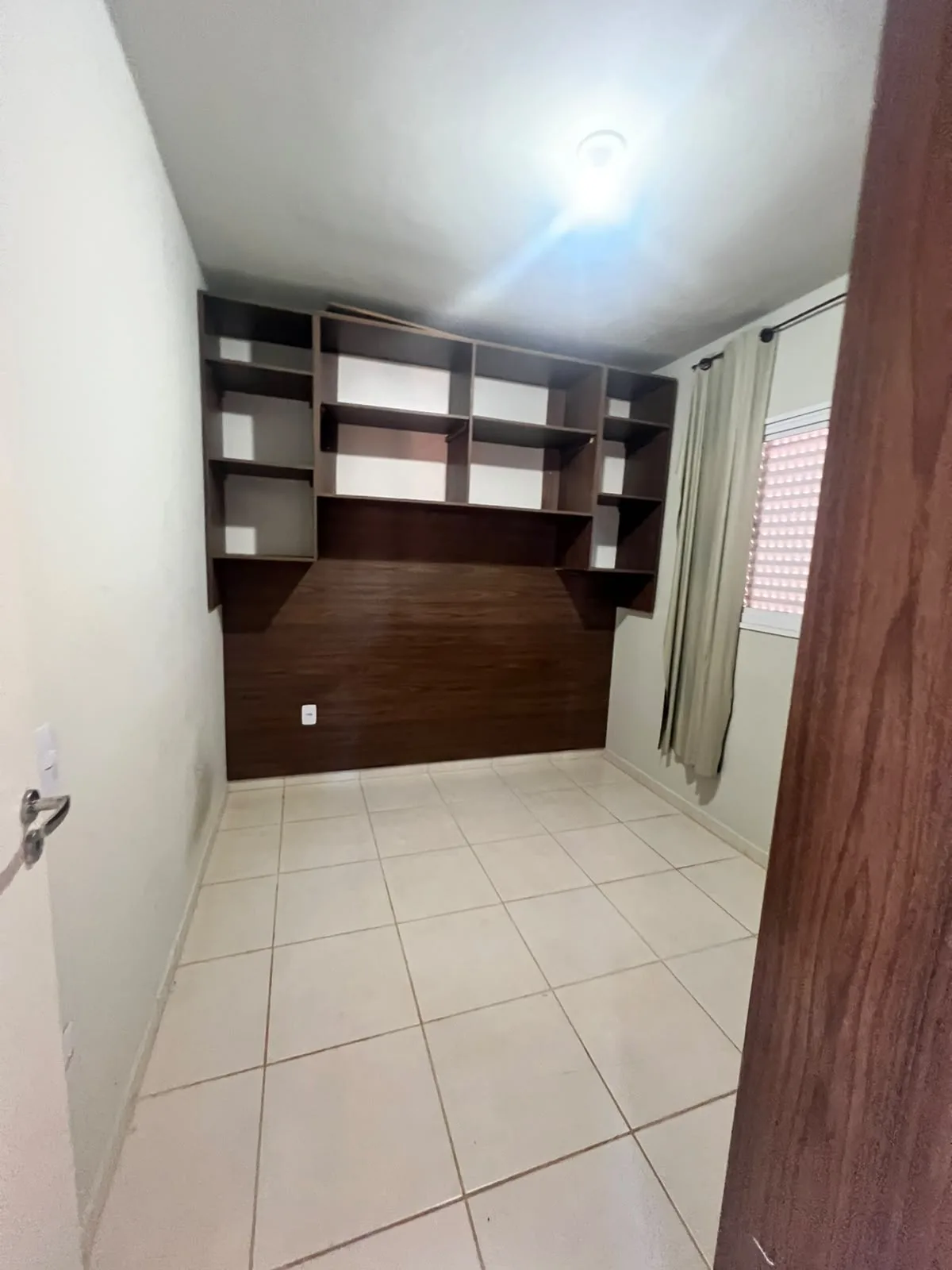 CASA SEMI-MOBILIADA