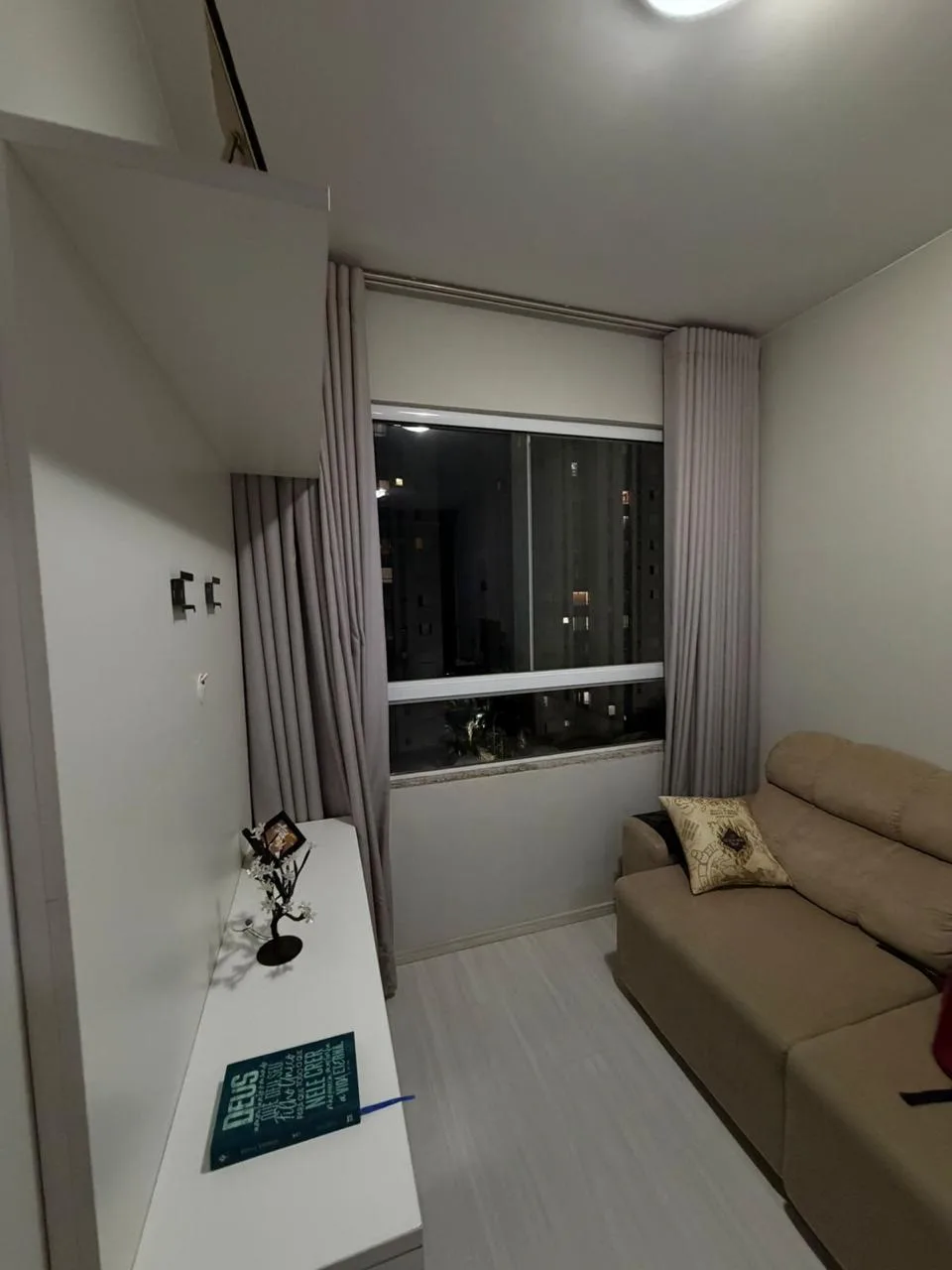 APARTAMENTO SEMI-MOBILIADO DE FRENTE AO SESI