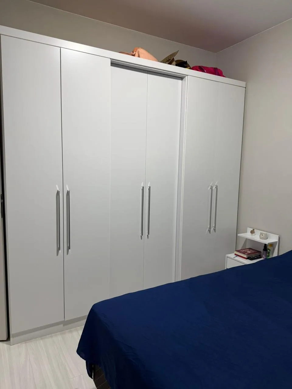 APARTAMENTO SEMI-MOBILIADO DE FRENTE AO SESI
